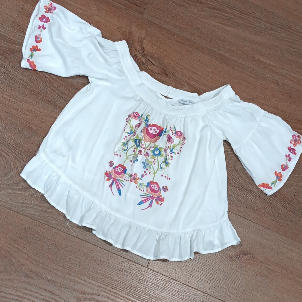 MUSELOOKS OFF THE SHOULDER EMBROIDERY top.   #5767